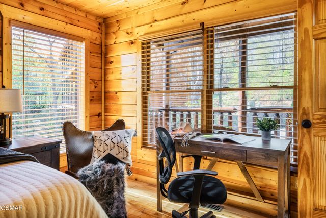 2017 Settlers Ridge Way, Gatlinburg, TN 37738