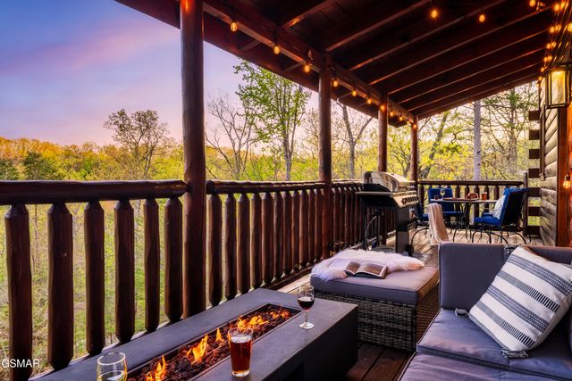 2017 Settlers Ridge Way, Gatlinburg, TN 37738