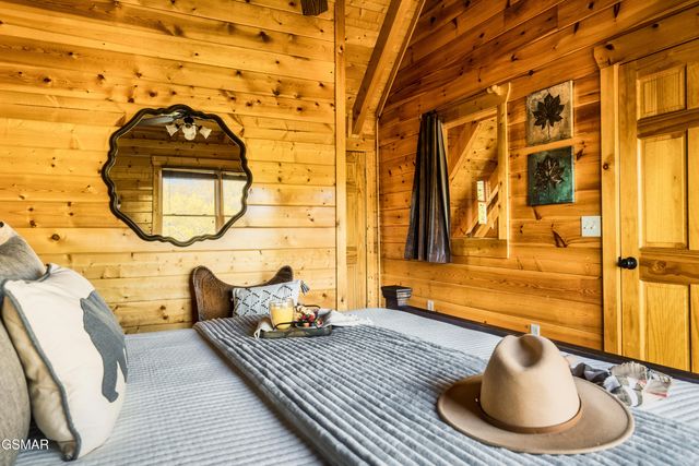 2017 Settlers Ridge Way, Gatlinburg, TN 37738