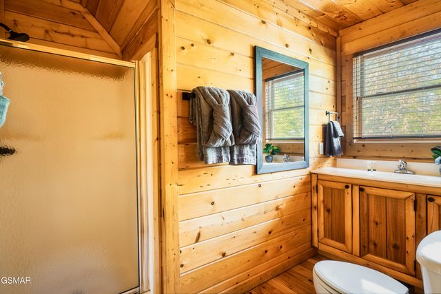 2017 Settlers Ridge Way, Gatlinburg, TN 37738