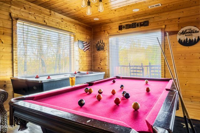 2017 Settlers Ridge Way, Gatlinburg, TN 37738