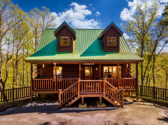2017 Settlers Ridge Way, Gatlinburg, TN 37738