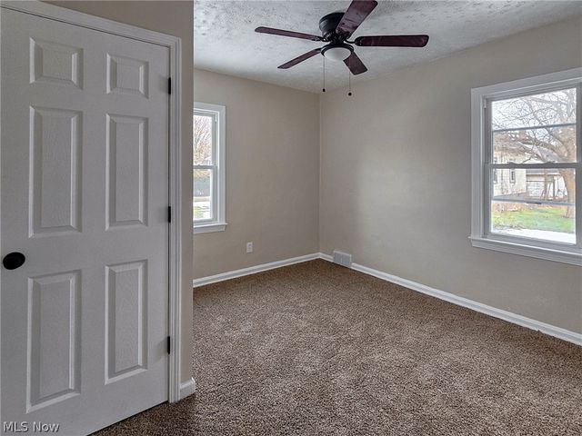 17 N Richview Avenue, Youngstown, OH 44509