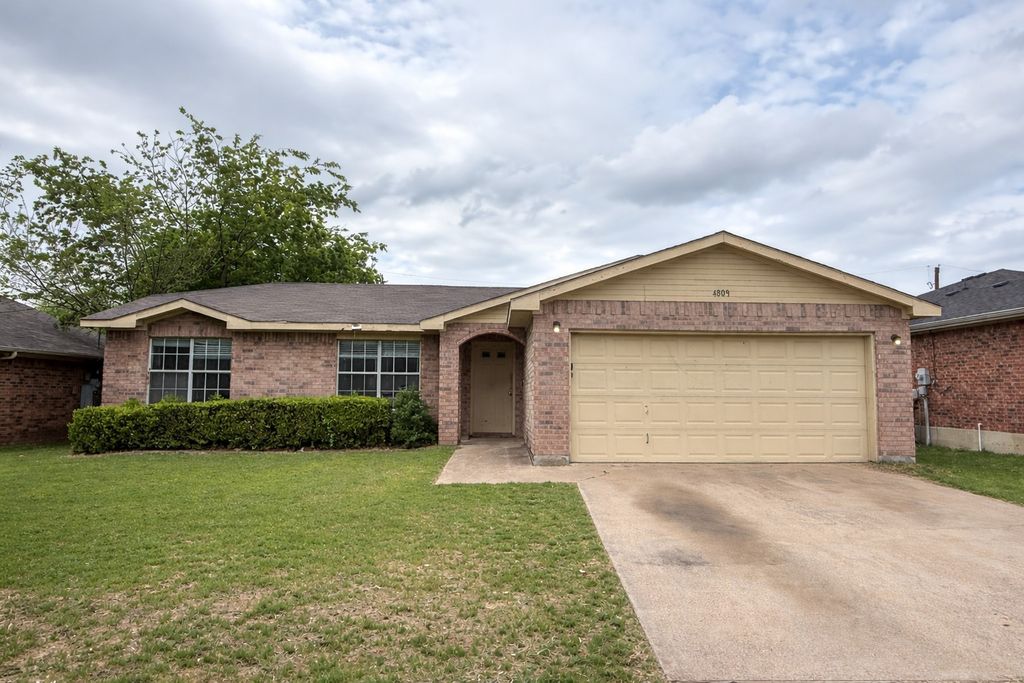 4809 Brianhill Drive, Fort Worth, TX 76135
