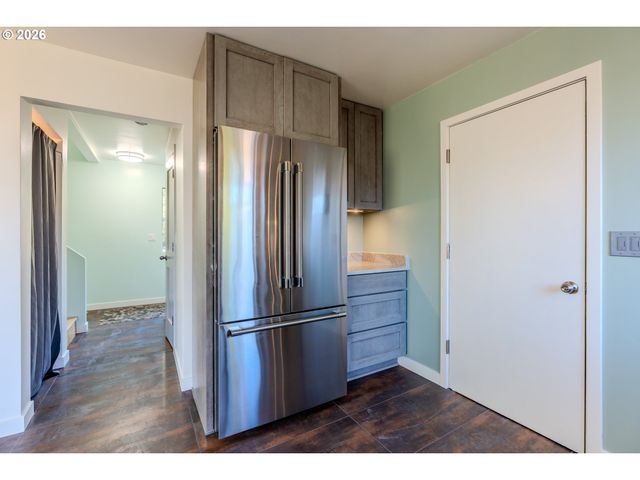 1441 Sw 23RD Ct, Gresham, OR 97080