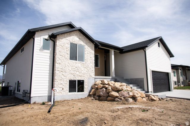 4586 S 6300 W, Hooper, UT 84315