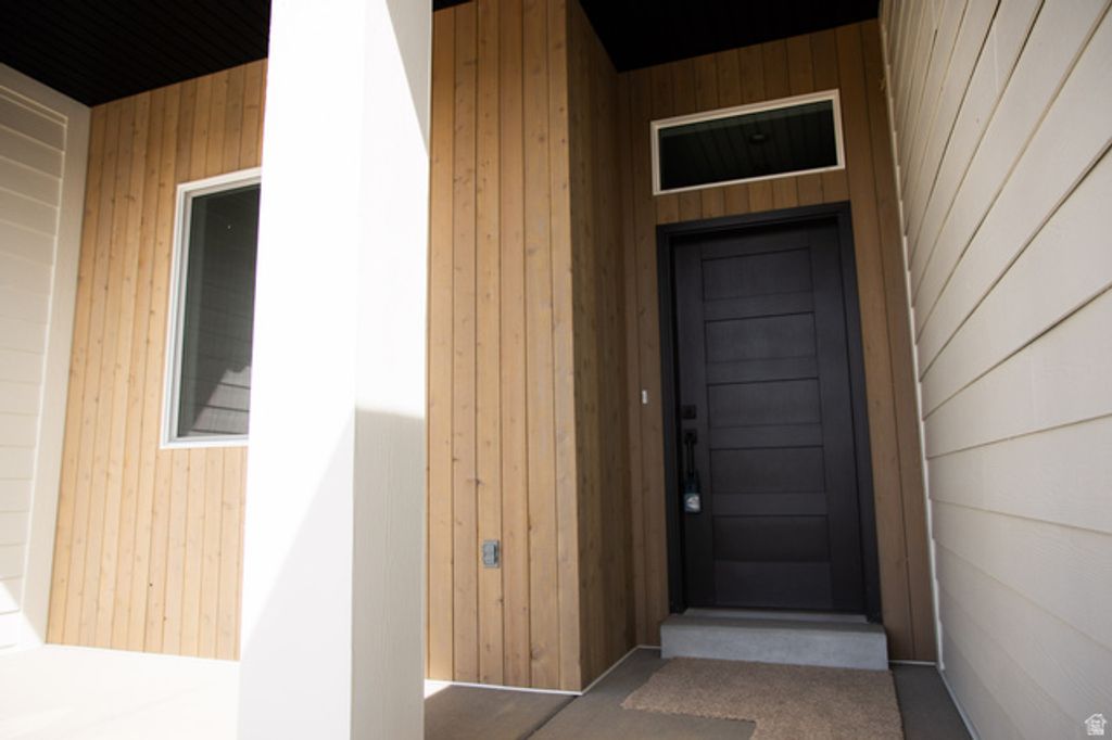 Image 3 of property listing at 4586 S 6300 W, Hooper, UT 84315