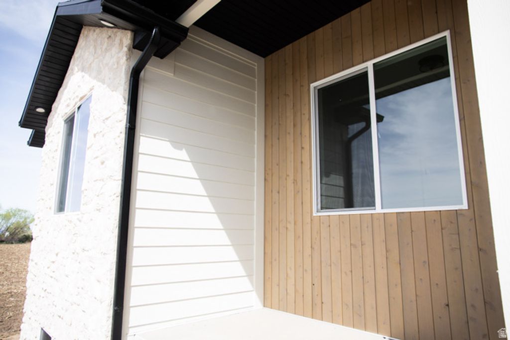 Image 4 of property listing at 4586 S 6300 W, Hooper, UT 84315