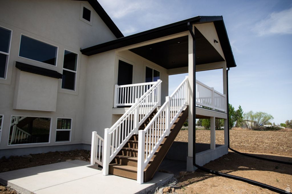 Image 6 of property listing at 4586 S 6300 W, Hooper, UT 84315