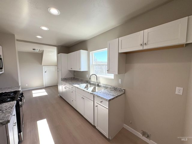 513 W Avenue B, Jerome, ID 83338