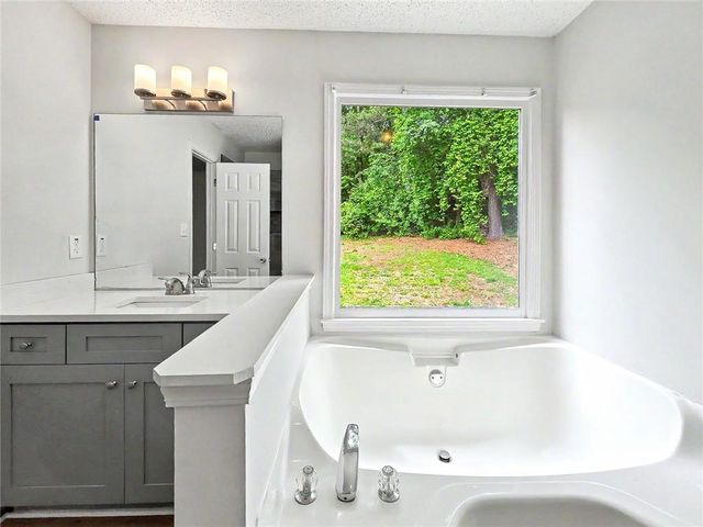 226 Schroeder Way, Hiram, GA 30141