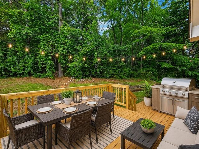 226 Schroeder Way, Hiram, GA 30141