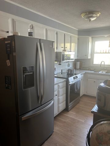 55 Virginia Avenue APT C, Groton, CT 06340