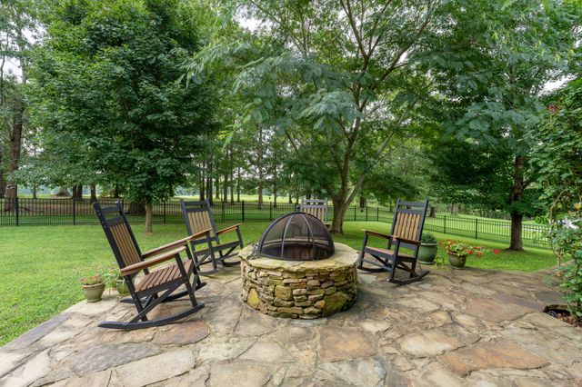 187 Double Eagle Dr, Summertown, TN 38483