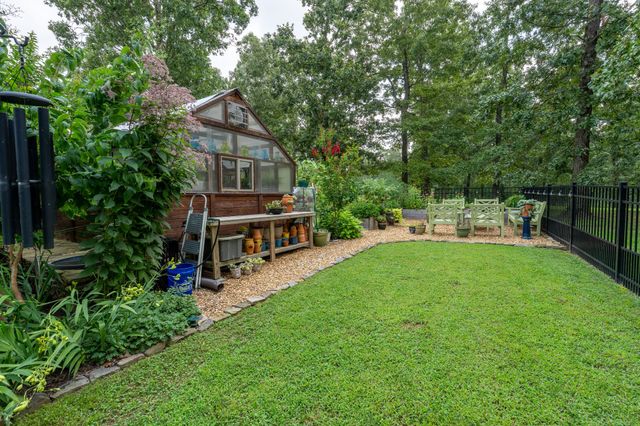 187 Double Eagle Dr, Summertown, TN 38483