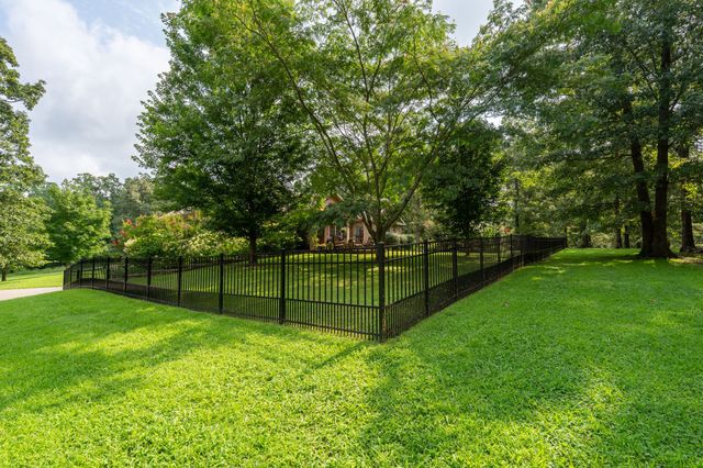187 Double Eagle Dr, Summertown, TN 38483