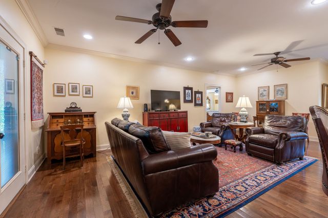 187 Double Eagle Dr, Summertown, TN 38483