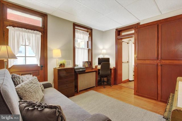 6 N WATER ST, Spring Grove, PA 17362