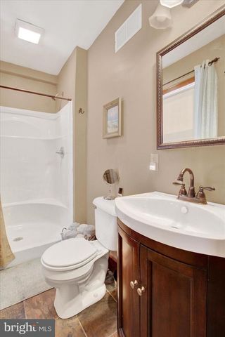 6 N WATER ST, Spring Grove, PA 17362