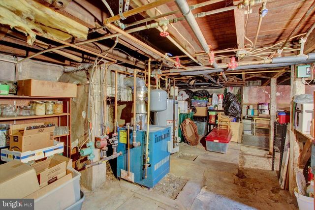 6 N WATER ST, Spring Grove, PA 17362