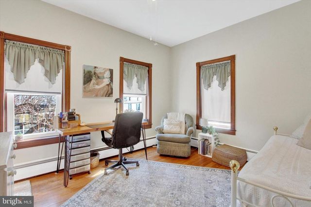 6 N WATER ST, Spring Grove, PA 17362