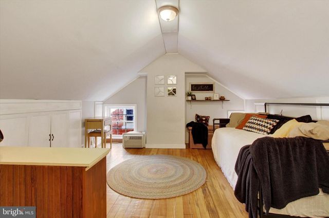 6 N WATER ST, Spring Grove, PA 17362