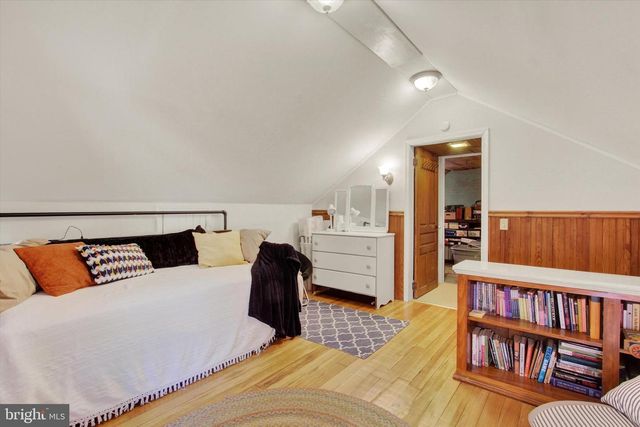 6 N WATER ST, Spring Grove, PA 17362