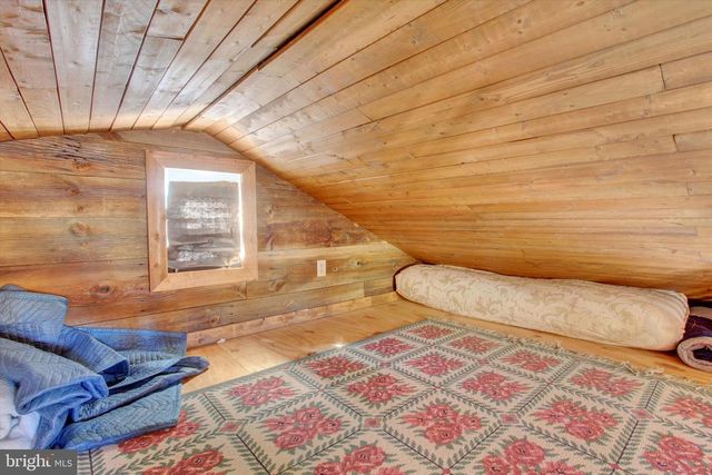 6 N WATER ST, Spring Grove, PA 17362