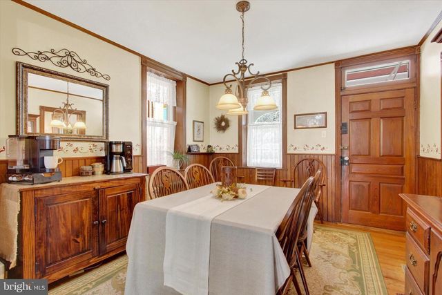 6 N WATER ST, Spring Grove, PA 17362