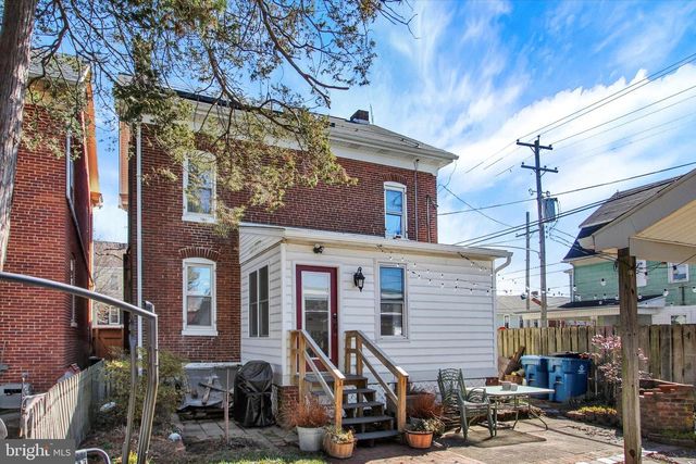 6 N WATER ST, Spring Grove, PA 17362