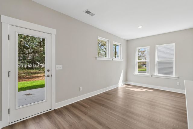 5362 Elder Avenue, North Charleston, SC 29406