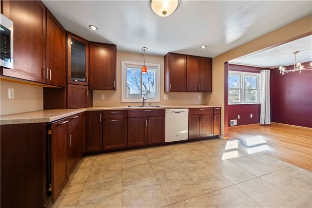 30 Green Acre Lane, Gates, NY 14624