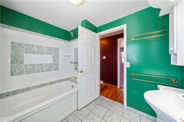 30 Green Acre Lane, Gates, NY 14624