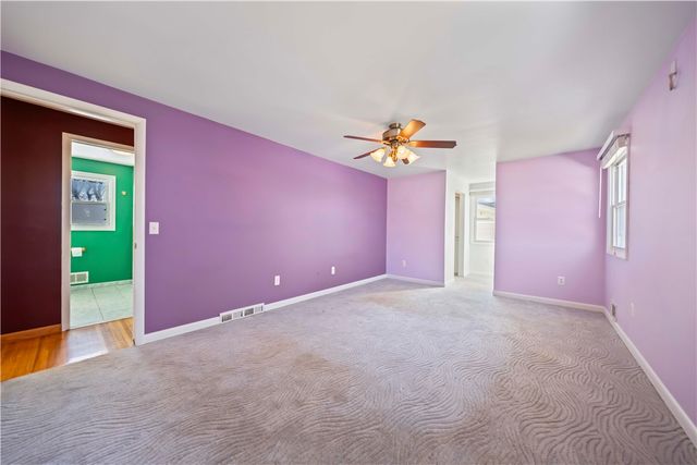 30 Green Acre Lane, Gates, NY 14624