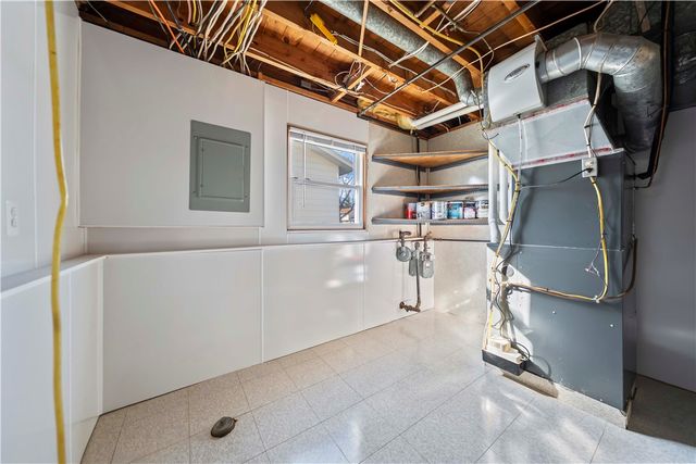 30 Green Acre Lane, Gates, NY 14624