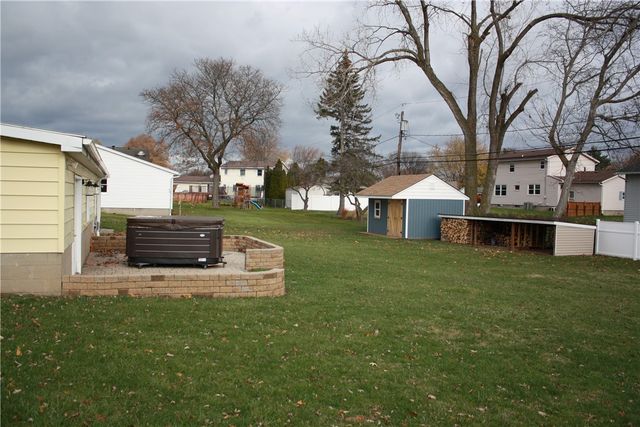 30 Green Acre Lane, Gates, NY 14624