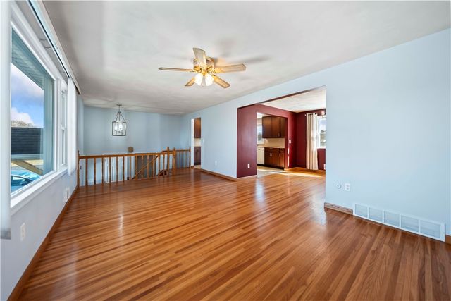 30 Green Acre Lane, Gates, NY 14624