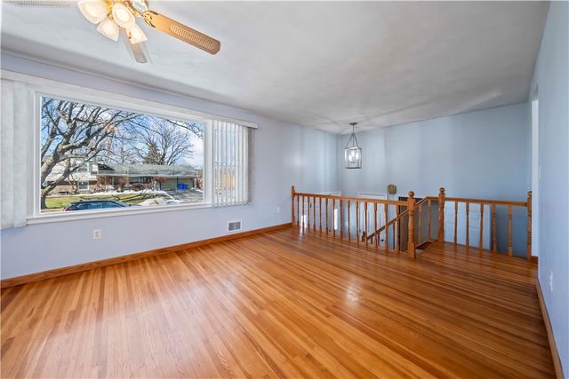 30 Green Acre Lane, Gates, NY 14624