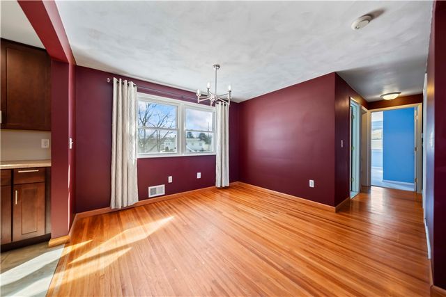 30 Green Acre Lane, Gates, NY 14624