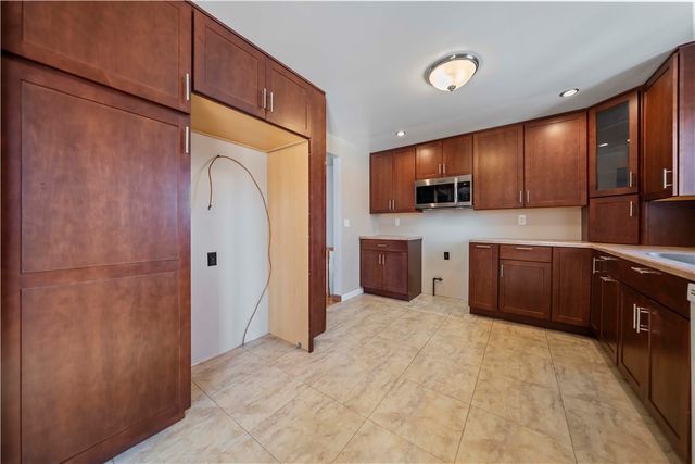 30 Green Acre Lane, Gates, NY 14624