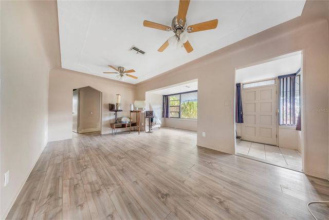 517 41ST AVENUE S, St Petersburg, FL 33705