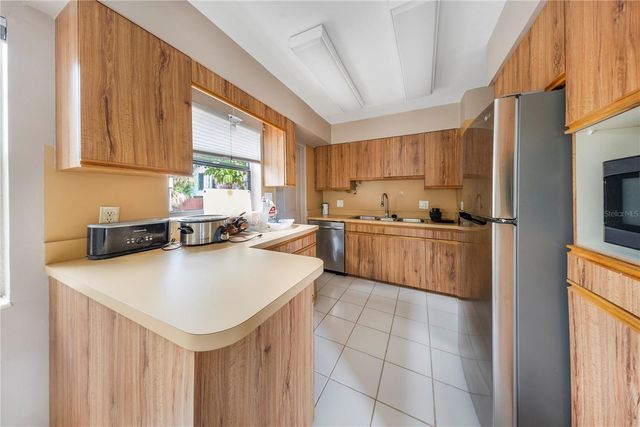 517 41ST AVENUE S, St Petersburg, FL 33705