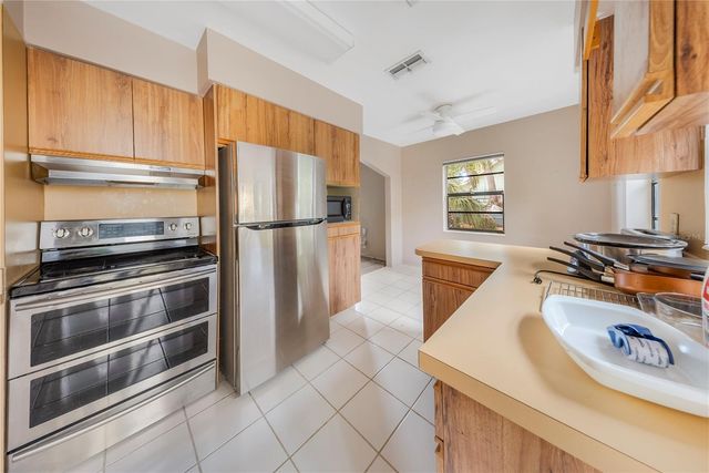 517 41ST AVENUE S, St Petersburg, FL 33705