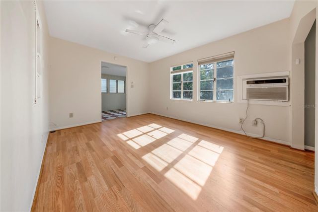 517 41ST AVENUE S, St Petersburg, FL 33705