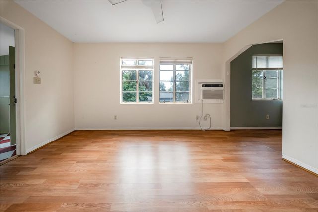 517 41ST AVENUE S, St Petersburg, FL 33705