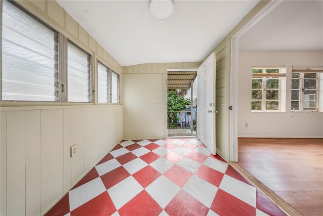 517 41ST AVENUE S, St Petersburg, FL 33705