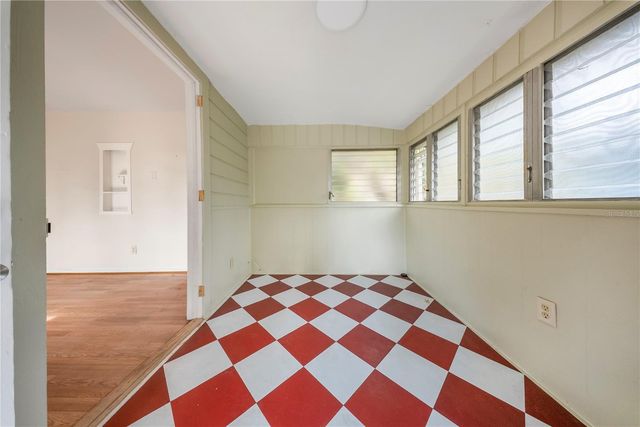 517 41ST AVENUE S, St Petersburg, FL 33705