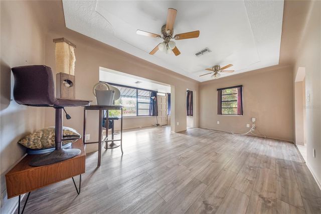 517 41ST AVENUE S, St Petersburg, FL 33705