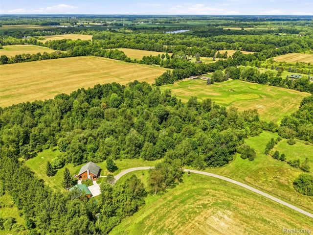 2714 N Burkhart Road, Howell Township, MI 48855