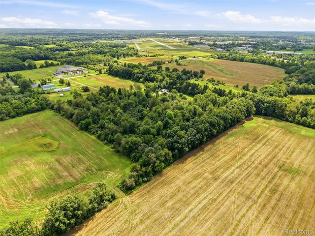 2714 N Burkhart Road, Howell Township, MI 48855
